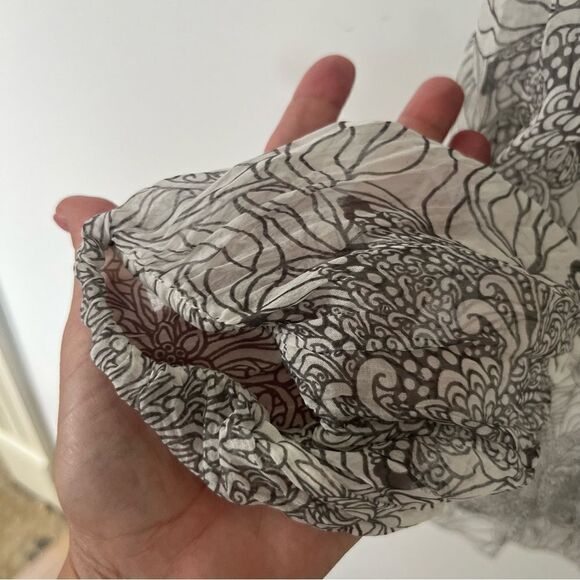 Viola Borghi Italy White Grey Floral Pattern Lined Silk Blouse - Picture 5 of 9